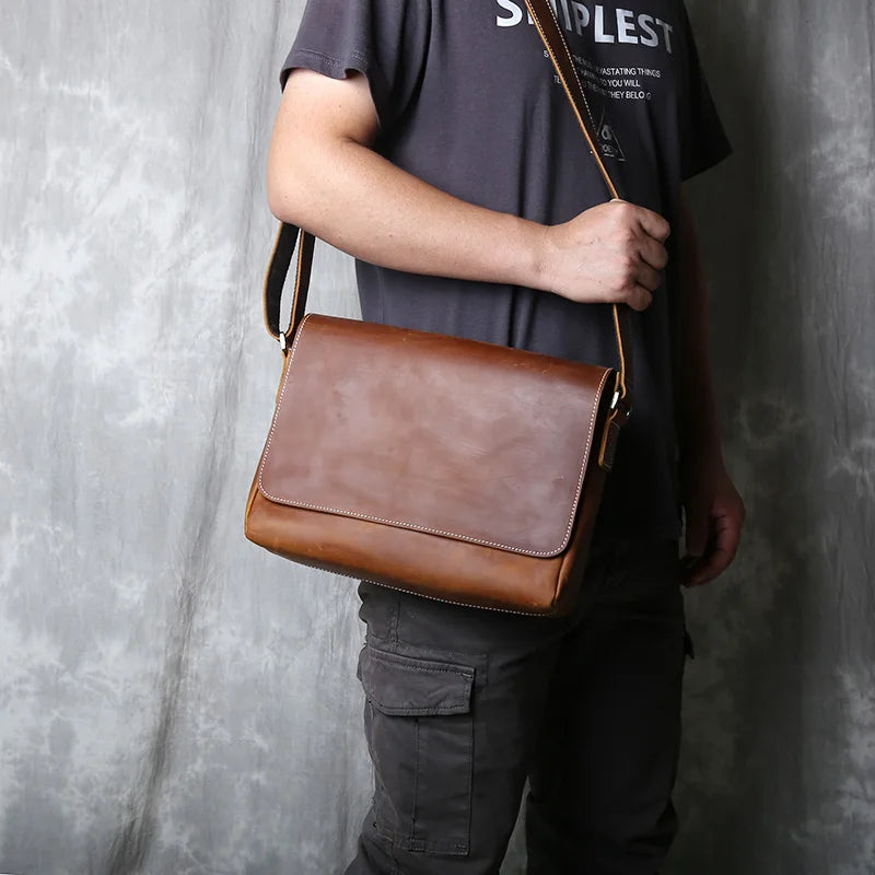 Men's Retro Leather Messenger Bag - Fits 14-inch Laptop