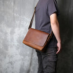 Men's Retro Leather Messenger Bag - Fits 14-inch Laptop