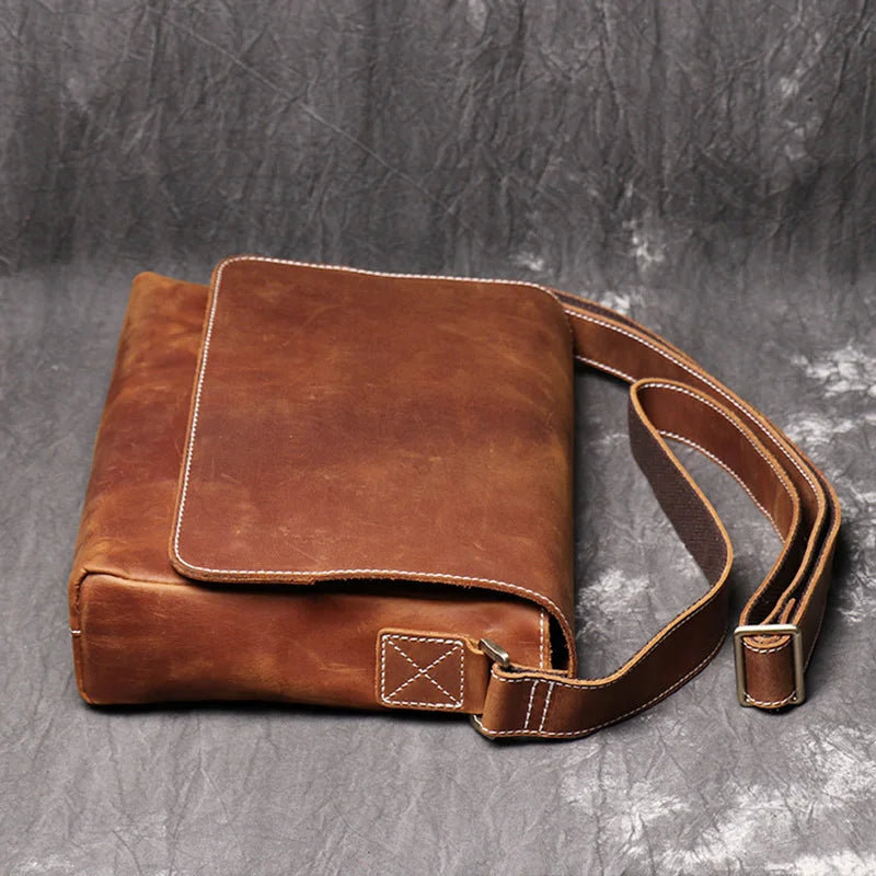 Men's Retro Leather Messenger Bag - Fits 14-inch Laptop
